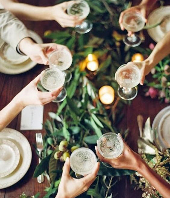 Our Best Tips for Hosting a Successful Dinner Party